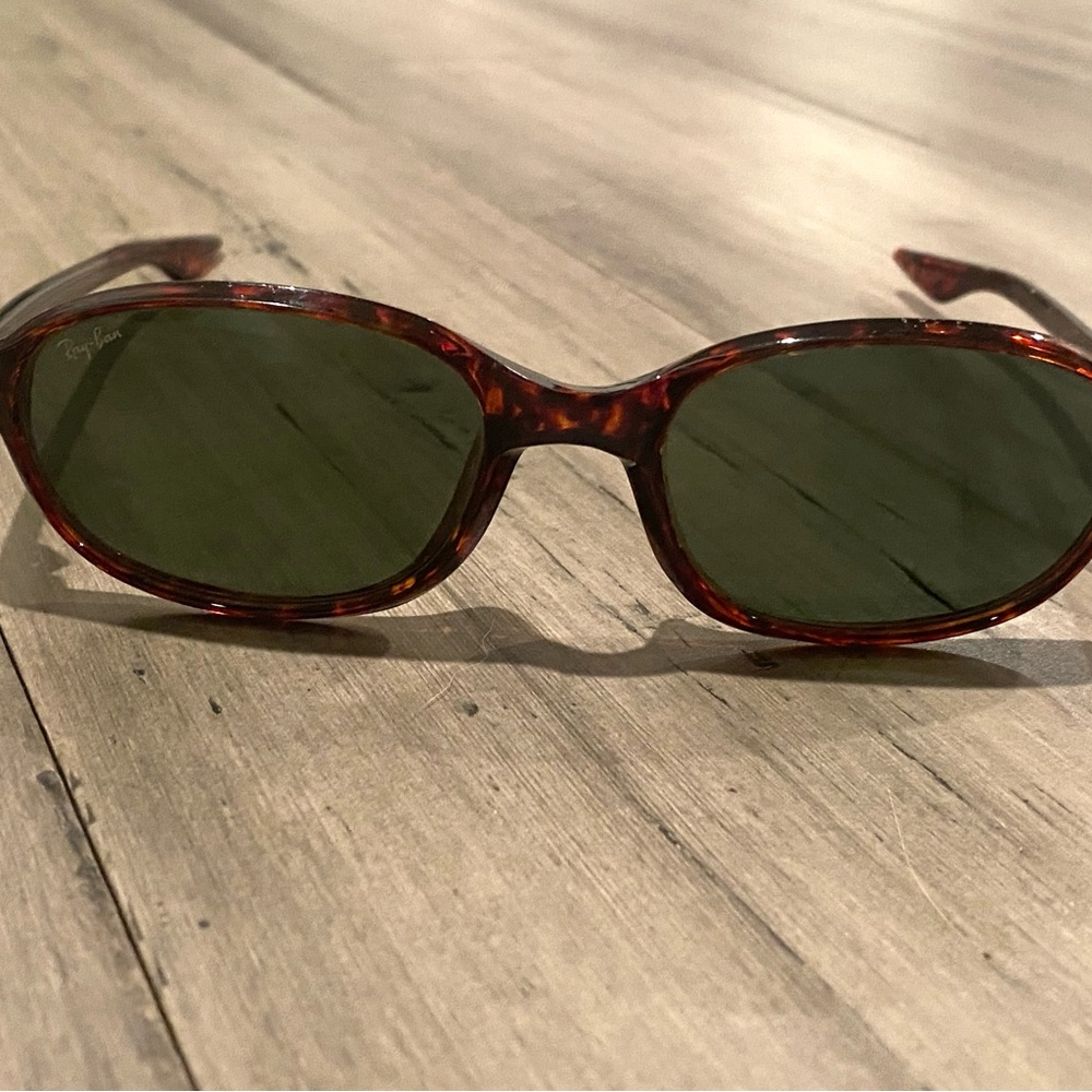 VINTAGE Ray-Ban Tortoise Shell Sunglasses with G-15 Lenses